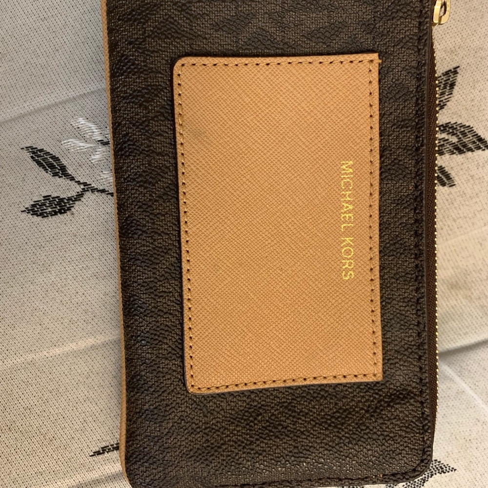 Michael Kors Wrist Wallet.